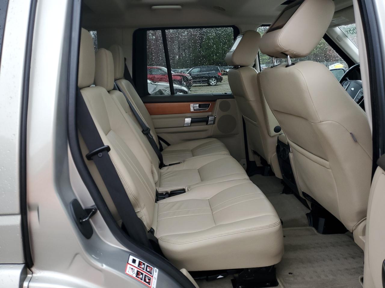 2011 Land Rover LR4 VIN SALAG2D46BA558420 Copart auction photo, minor dent/scratches damage thumbnail 11