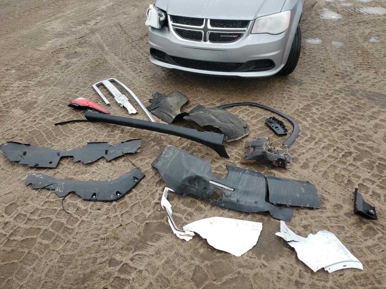 2019 Chevrolet Traverse VIN 1GNEVGKW3KJ310780 Copart auction photo, front end / rear end damage thumbnail 13