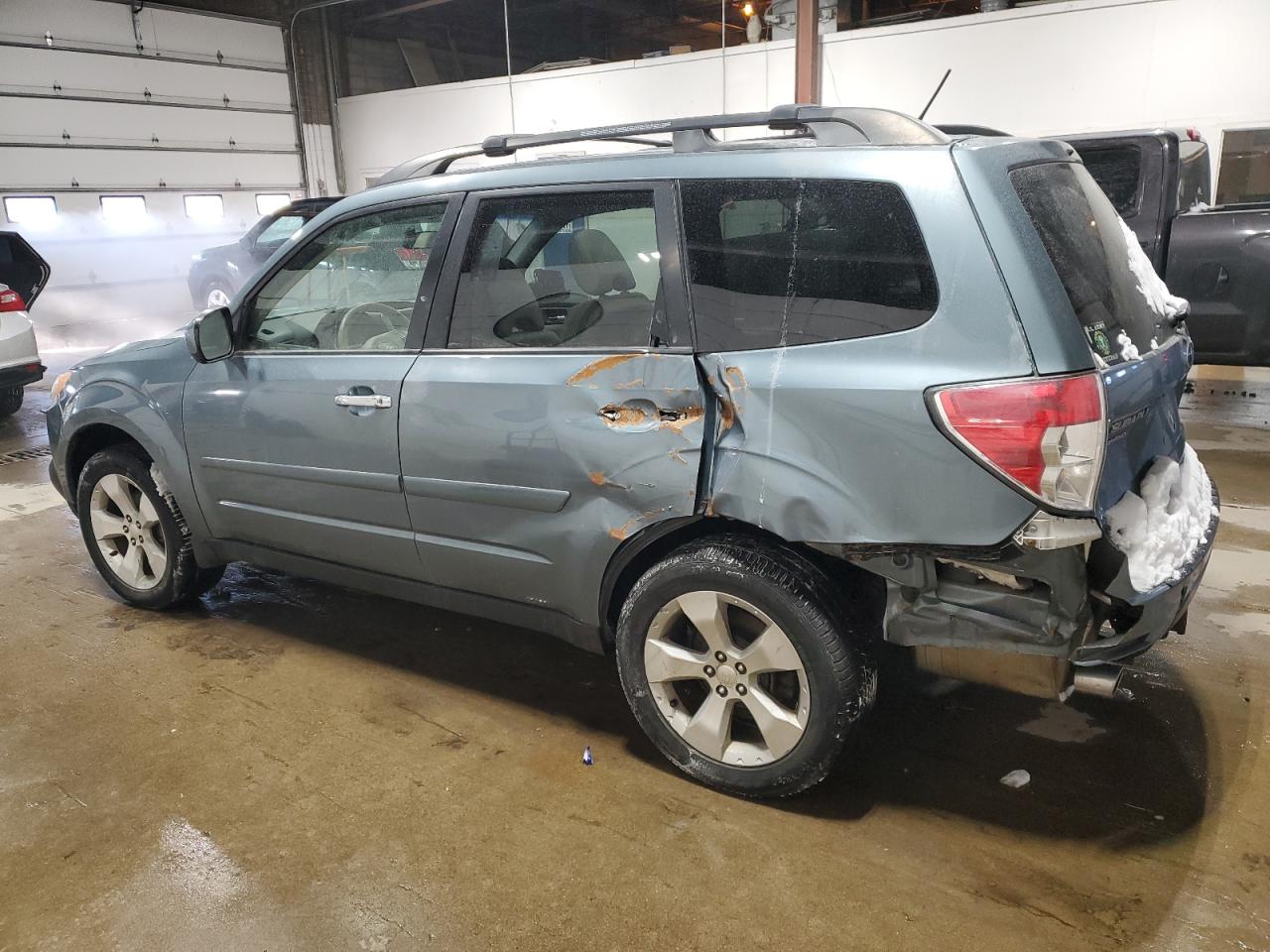 2013 Subaru Forester VIN JF2SHGAC2DH416577 Copart auction photo, rear end damage thumbnail 2