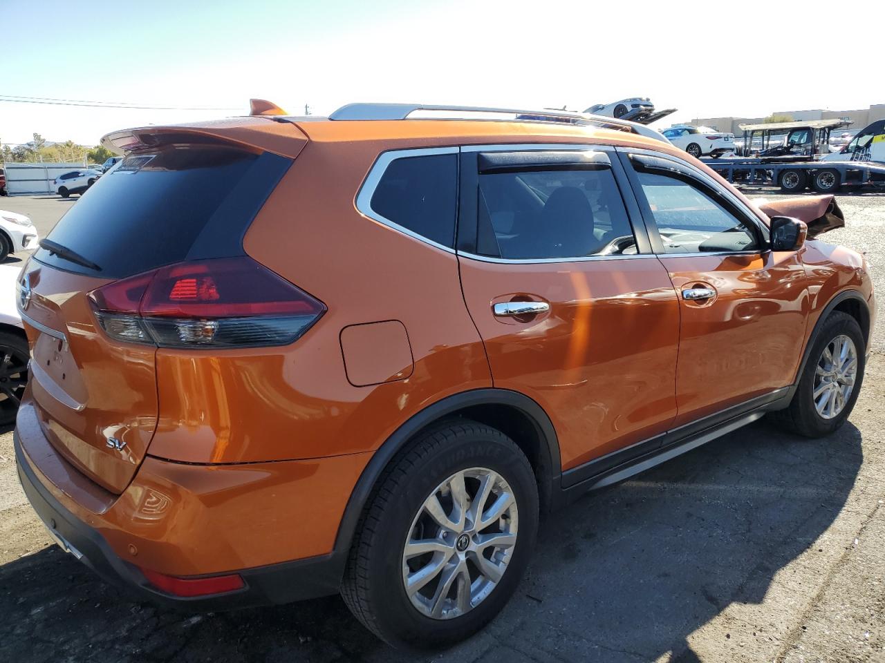 2019 Nissan Rogue VIN 5N1AT2MT3KC704766 Copart auction photo, front end / side damage thumbnail 3
