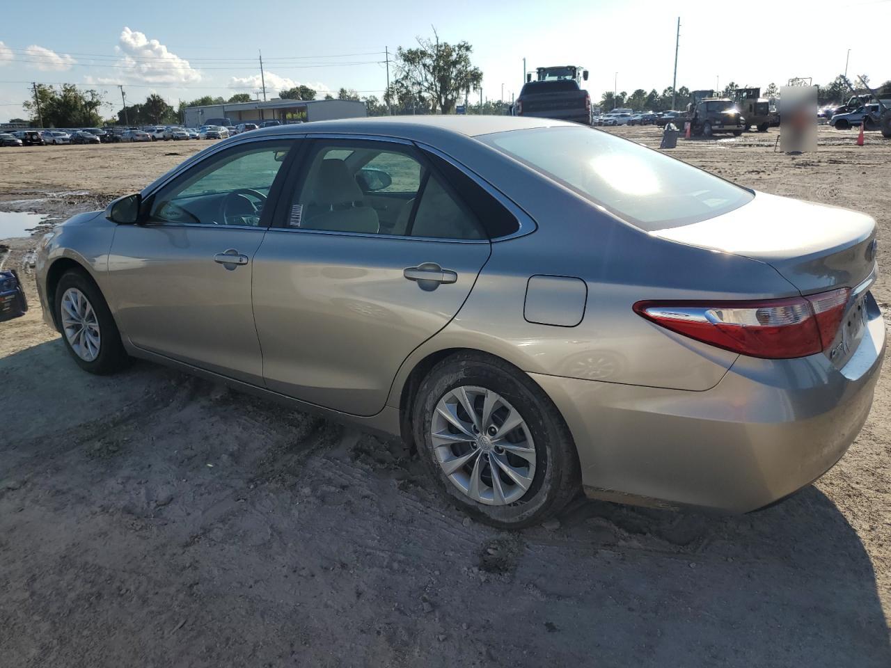2015 Toyota Camry VIN 4T1BF1FK8FU104934 Copart auction photo, water/flood damage thumbnail 2