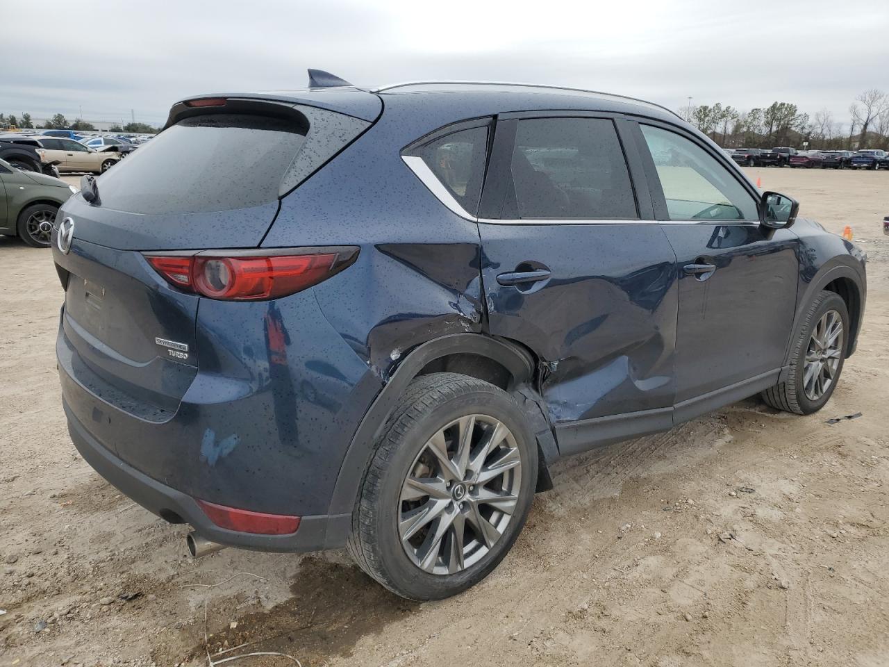 2021 Mazda CX-5 VIN JM3KFBEY9M0343758 Copart auction photo, side / rear end damage thumbnail 3