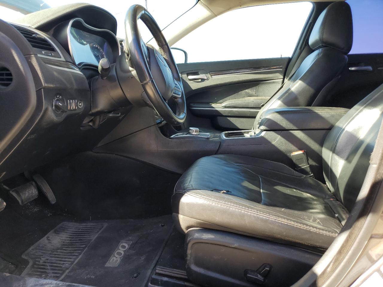 2017 Chrysler 300 VIN 2C3CCAAG6HH580081 Copart auction photo, side / rear end damage thumbnail 7
