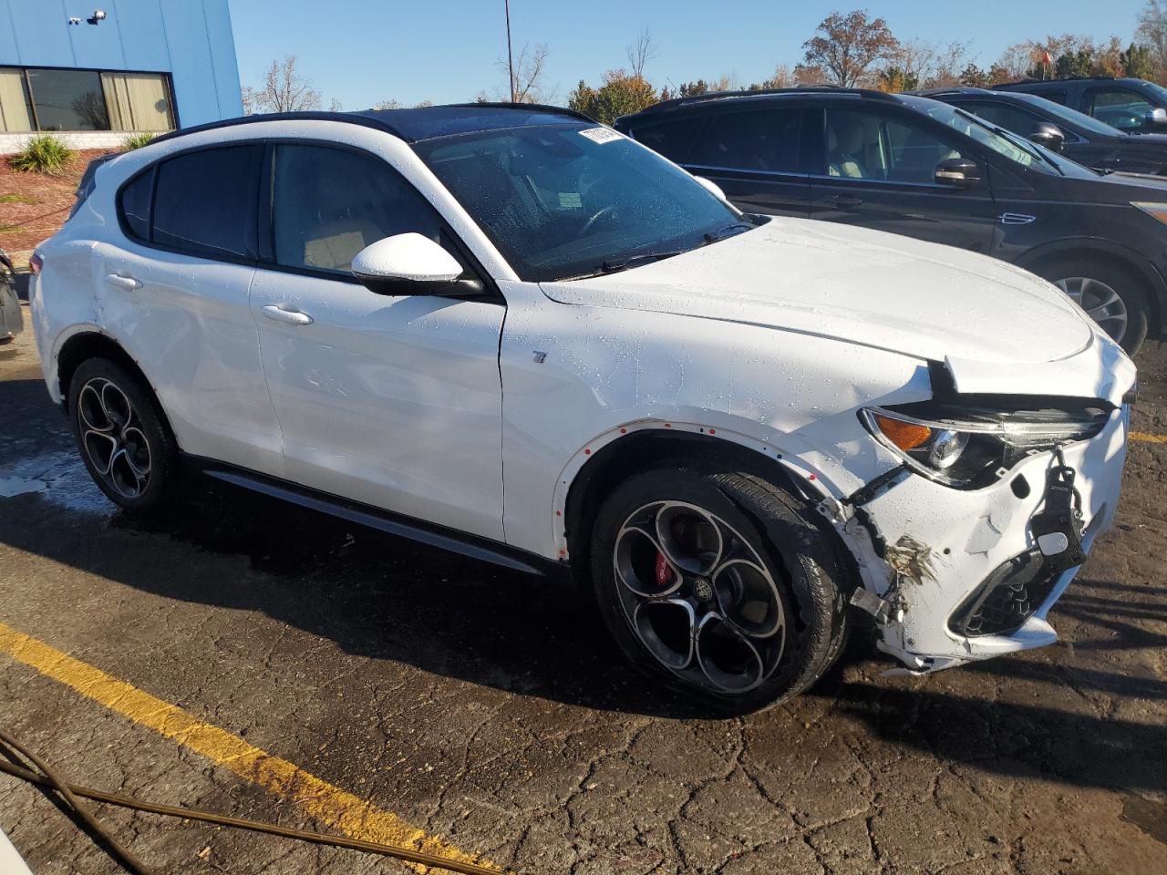 2022 Alfa Romeo Stelvio VIN ZASPAKBNXN7D26569 Copart auction photo, front end / side damage thumbnail 4