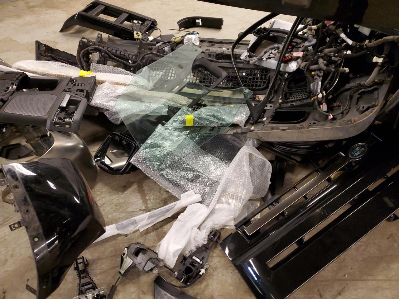 2020 Land Rover Defender VIN SALEXEEUXL2033275 Copart auction photo, stripped damage thumbnail 12