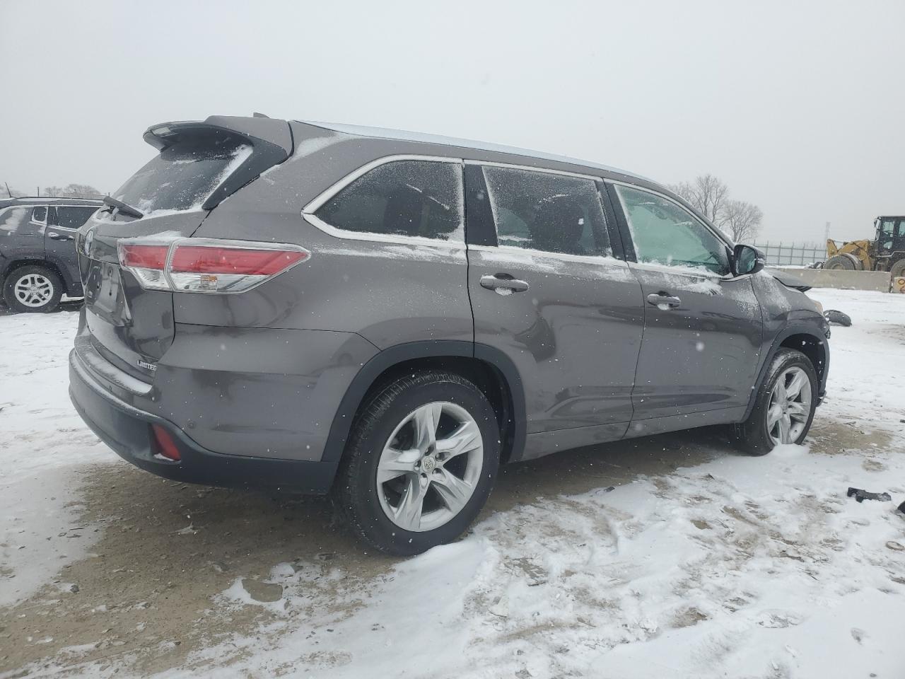2015 Toyota Highlander VIN 5TDYKRFH0FS082168 Copart auction photo, front end / minor dent/scratches damage thumbnail 3