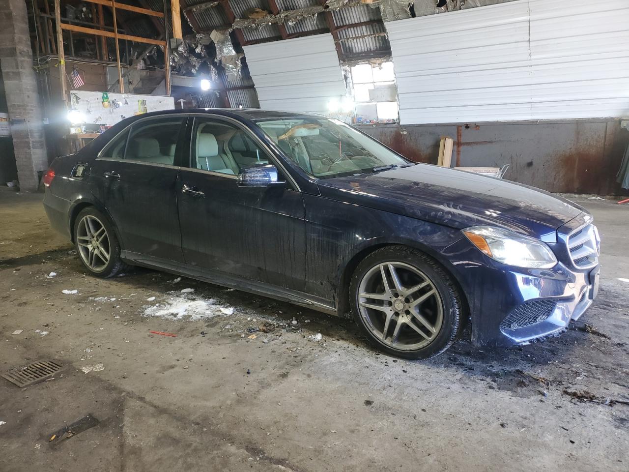 2014 Mercedes-Benz E-klasse VIN WDDHF8JB7EB078700 Copart auction photo, rear end / minor dent/scratches damage thumbnail 4