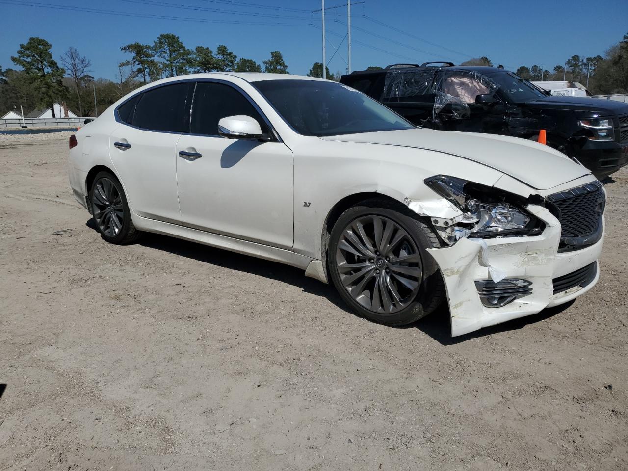2019 Infiniti Q70 VIN JN1BY1AP5KM505176 Copart auction photo, front end damage thumbnail 4
