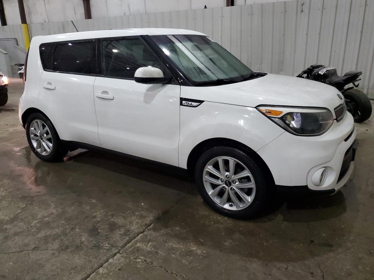 2017 KIA Soul VIN KNDJP3A5XH7419570 Copart auction photo, front end damage thumbnail 4
