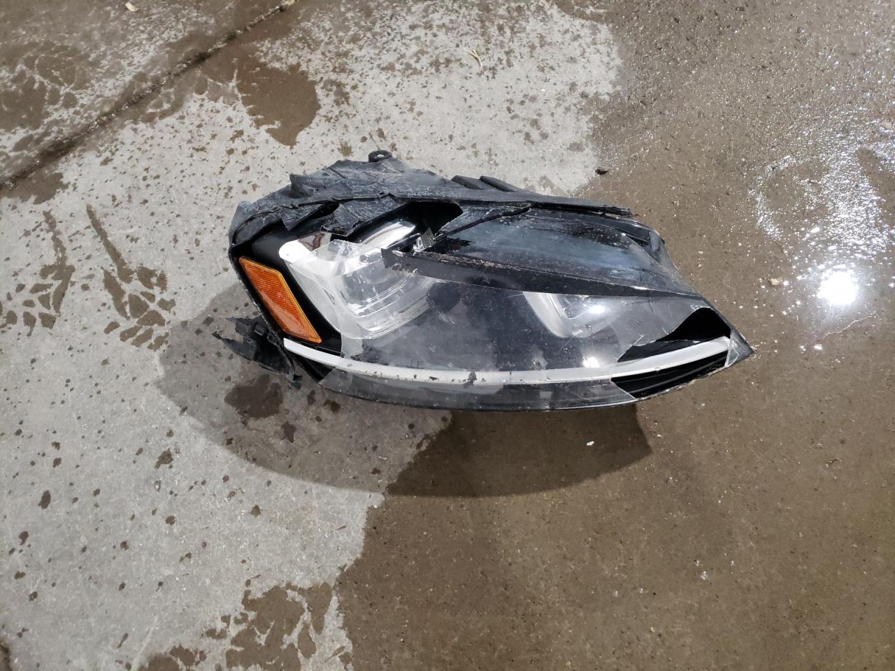 2015 Volkswagen Golf VIN WVWLF7AU9FW264605 Copart auction photo, front end damage thumbnail 12