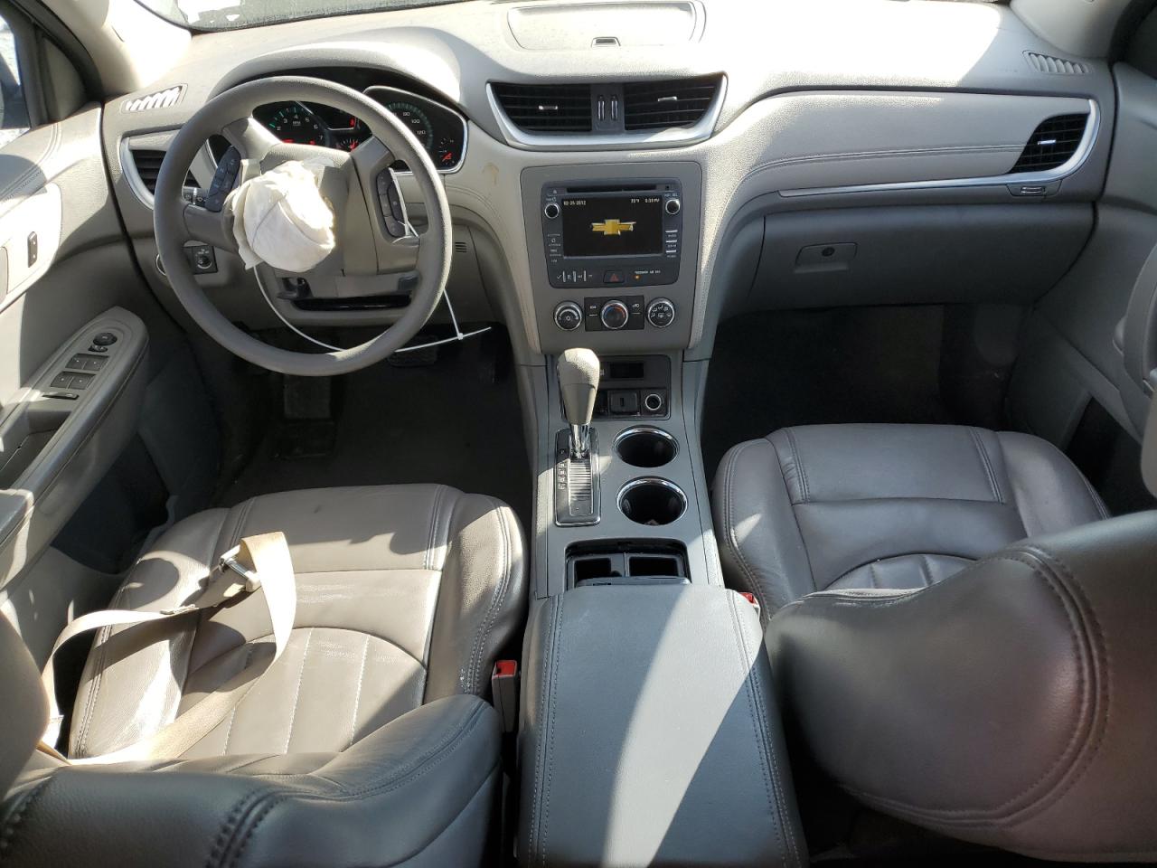 2017 Chevrolet Traverse VIN 1GNKRFKD3HJ235278 Copart auction photo, front end / minor dent/scratches damage thumbnail 8