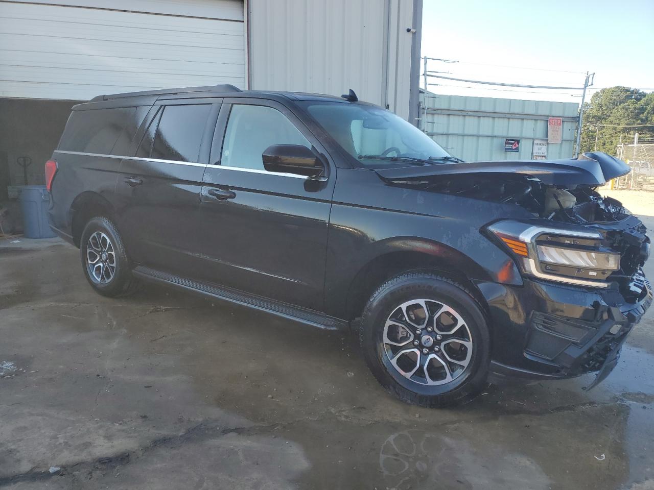 2023 Ford Expedition VIN 1FMJK1J88PEA12222 Copart auction photo, front end damage thumbnail 4