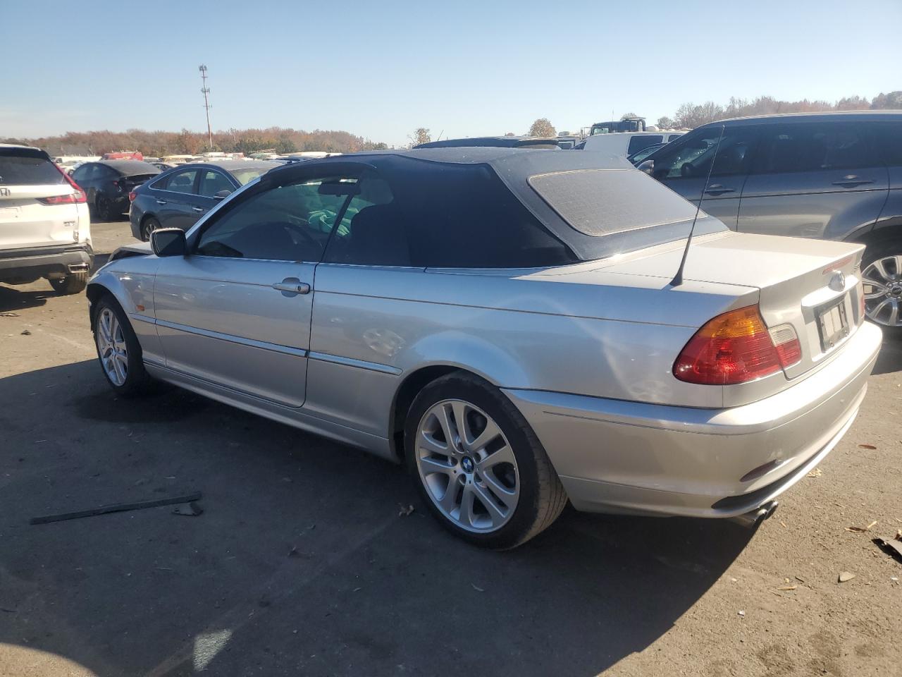 2003 BMW 3er VIN WBABS53483JU99236 Copart auction photo, front end damage thumbnail 2