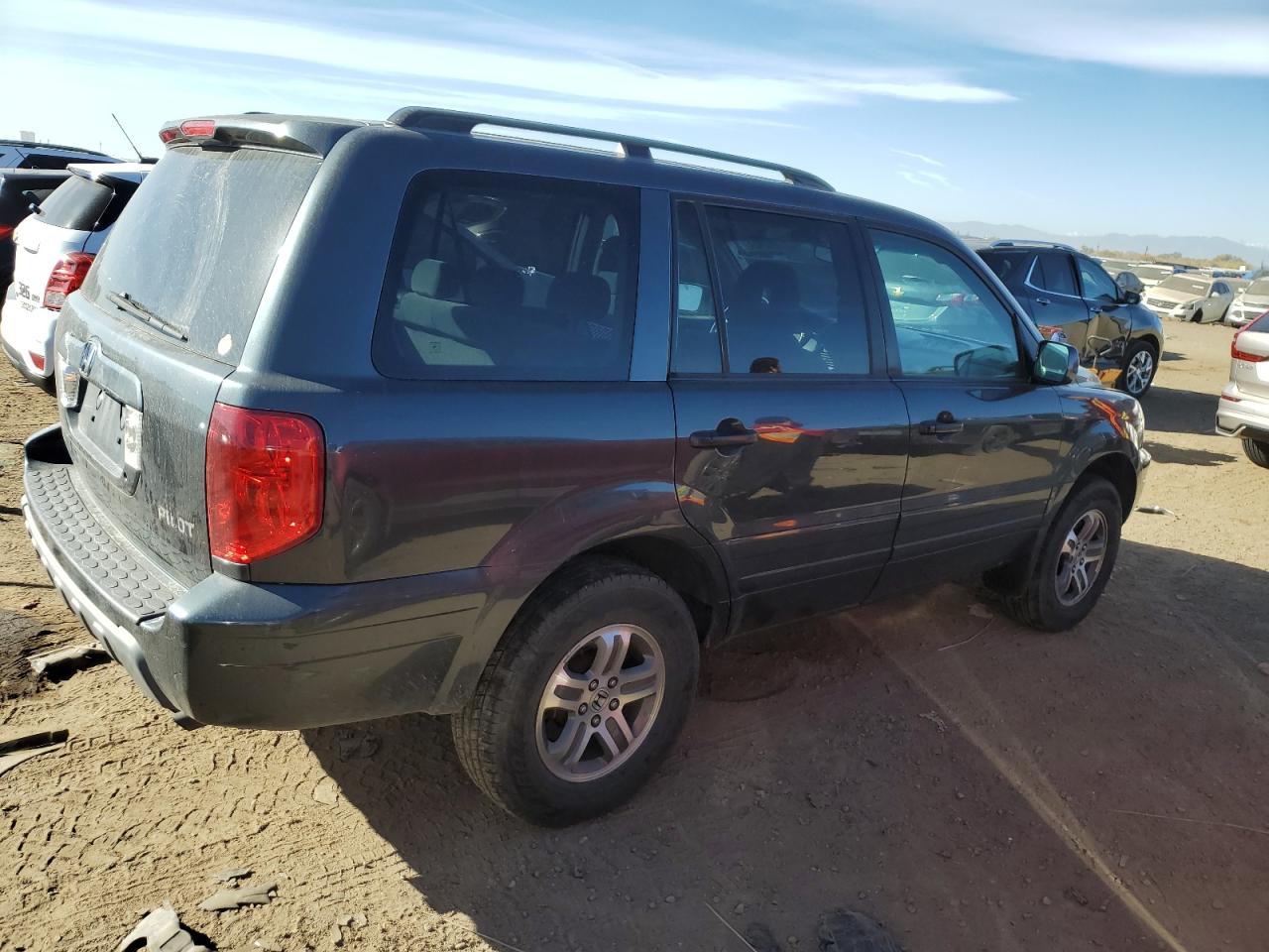 2004 Honda Pilot VIN 2HKYF18464H551878 Copart auction photo, all over damage thumbnail 3