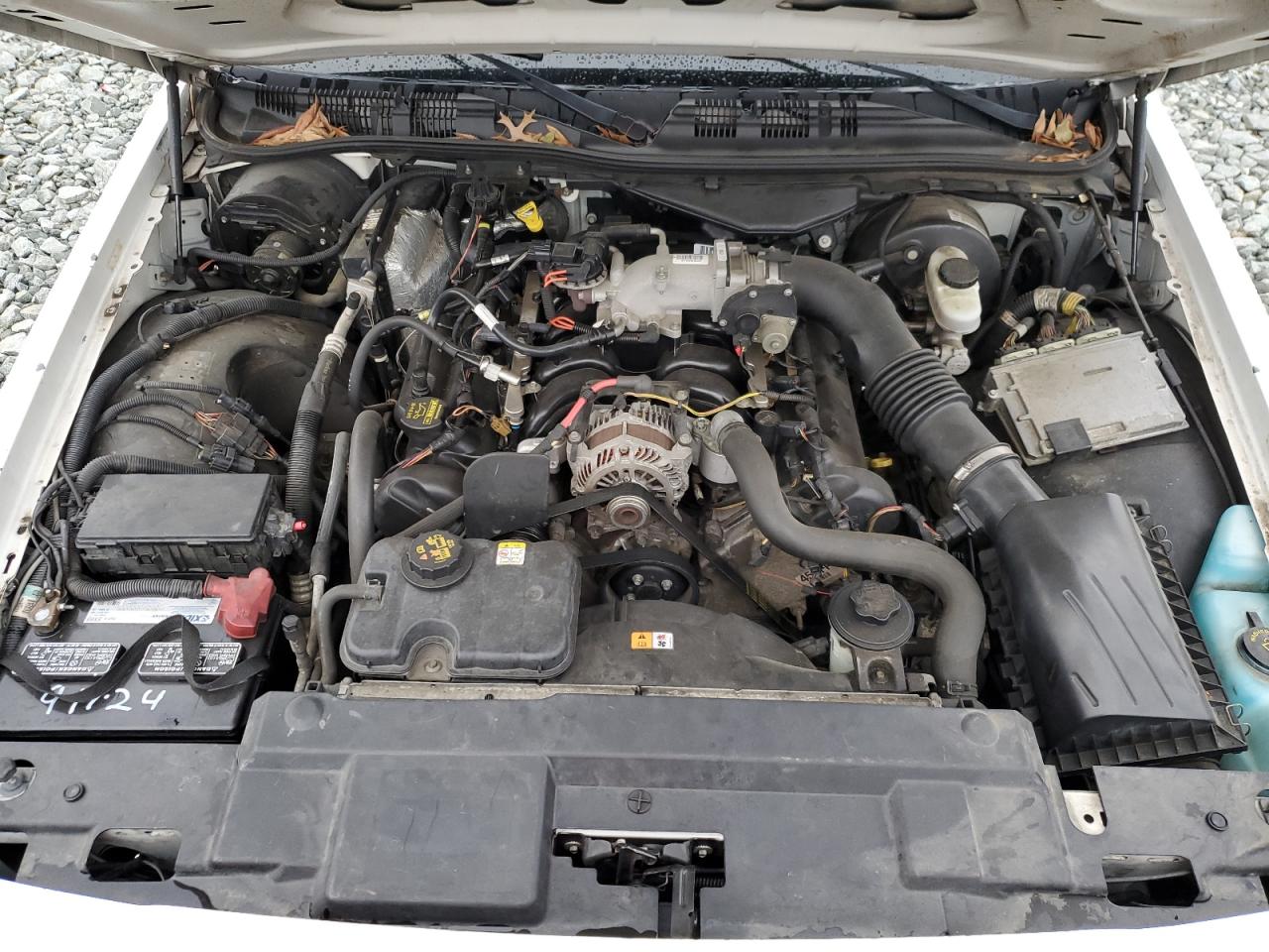 2011 Ford Crown Victoria VIN 2FABP7BV9BX175752 Copart auction photo, side / minor dent/scratches damage thumbnail 11