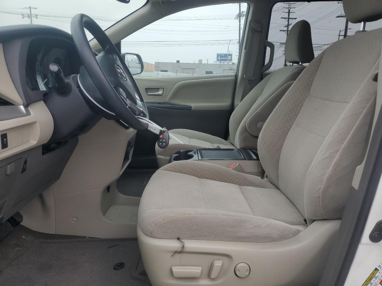 2018 Toyota Sienna VIN 5TDKZ3DC2JS914642 Copart auction photo, front end damage thumbnail 7