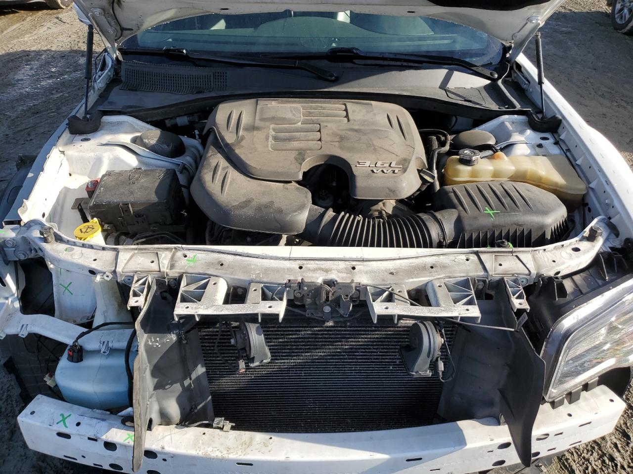 2018 Chrysler 300 VIN 2C3CCABGXJH266762 Copart auction photo, front end damage thumbnail 11