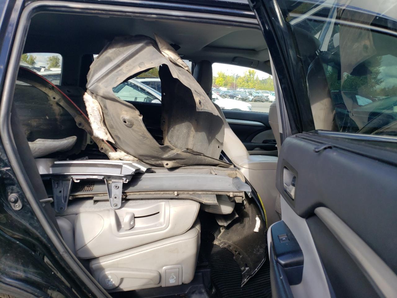 2019 Toyota Highlander VIN 5TDJZRFH7KS745744 Copart auction photo, front end damage thumbnail 10