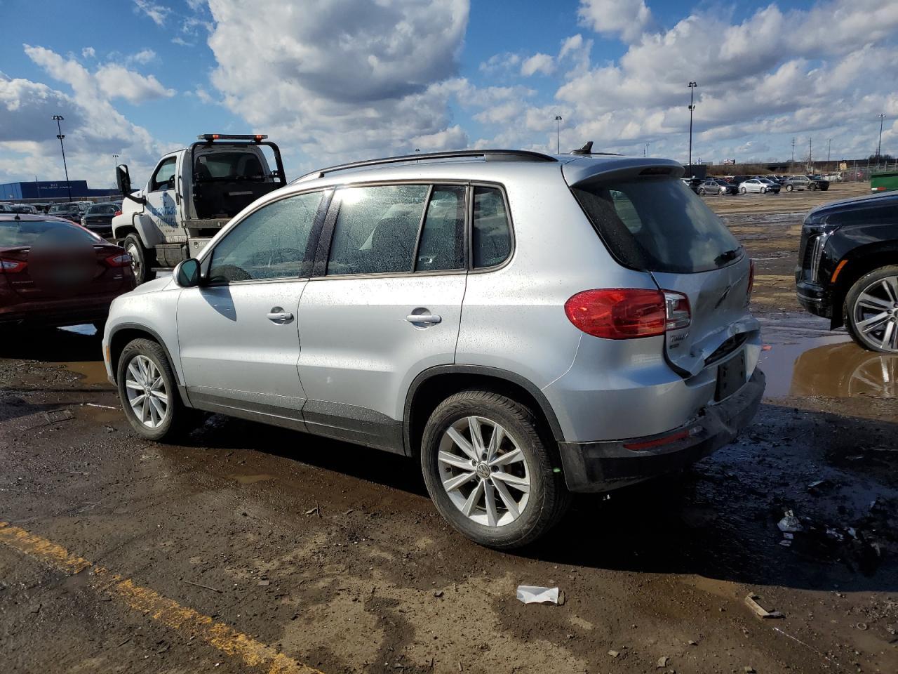 2017 Volkswagen Tiguan VIN WVGBV7AX9HK047408 Copart auction photo, rear end damage thumbnail 2