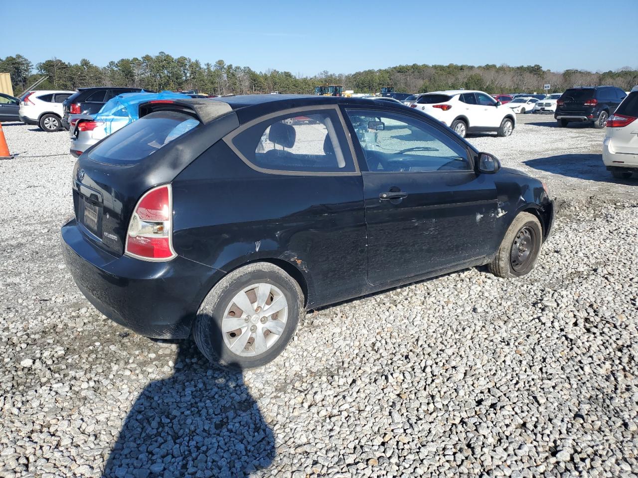 2008 Hyundai Accent VIN KMHCM36C48U087664 Copart auction photo, side / front end damage thumbnail 3