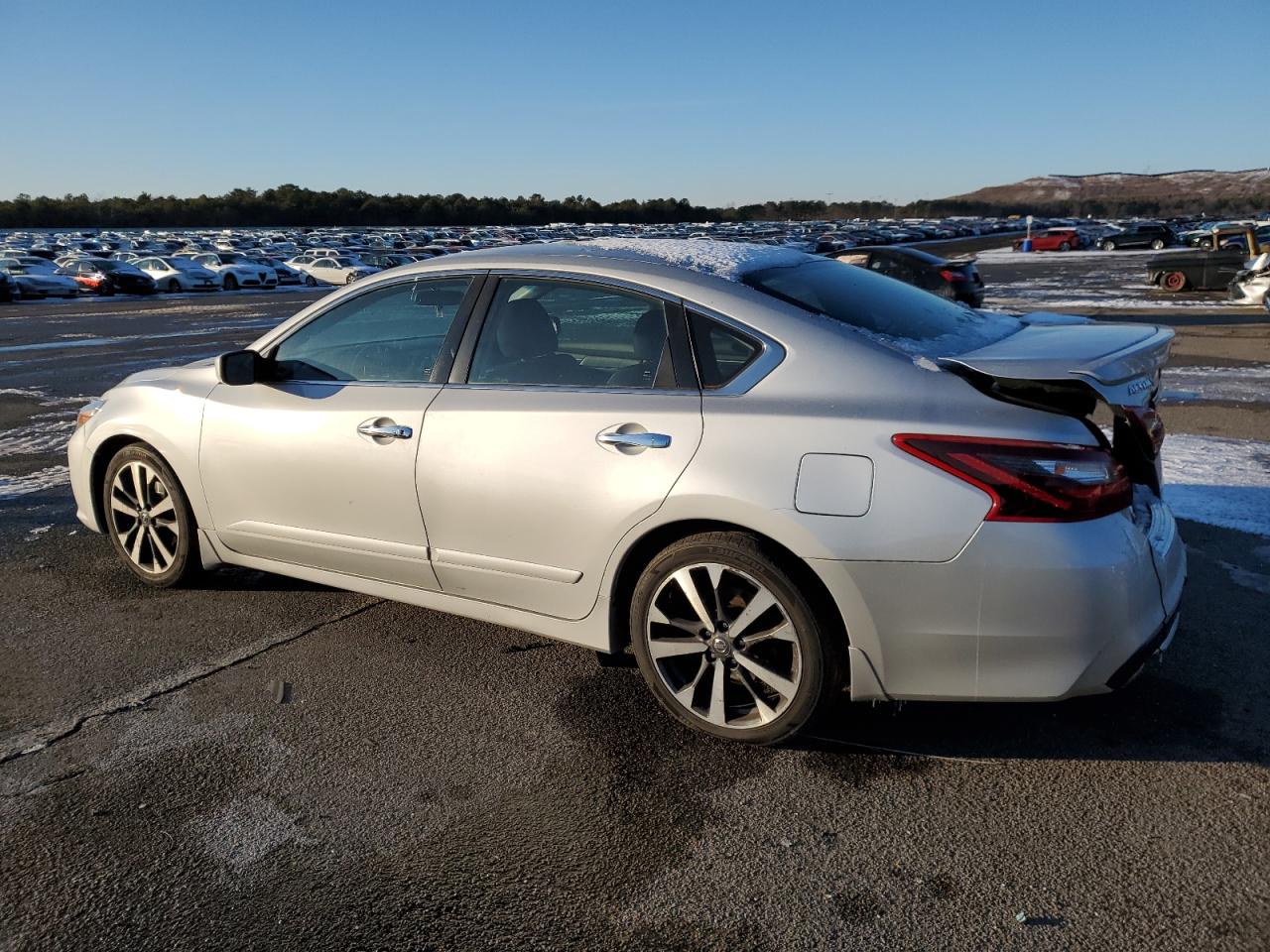 2017 Nissan Altima VIN 1N4AL3AP4HC129156 Copart auction photo, rear end / minor dent/scratches damage thumbnail 2