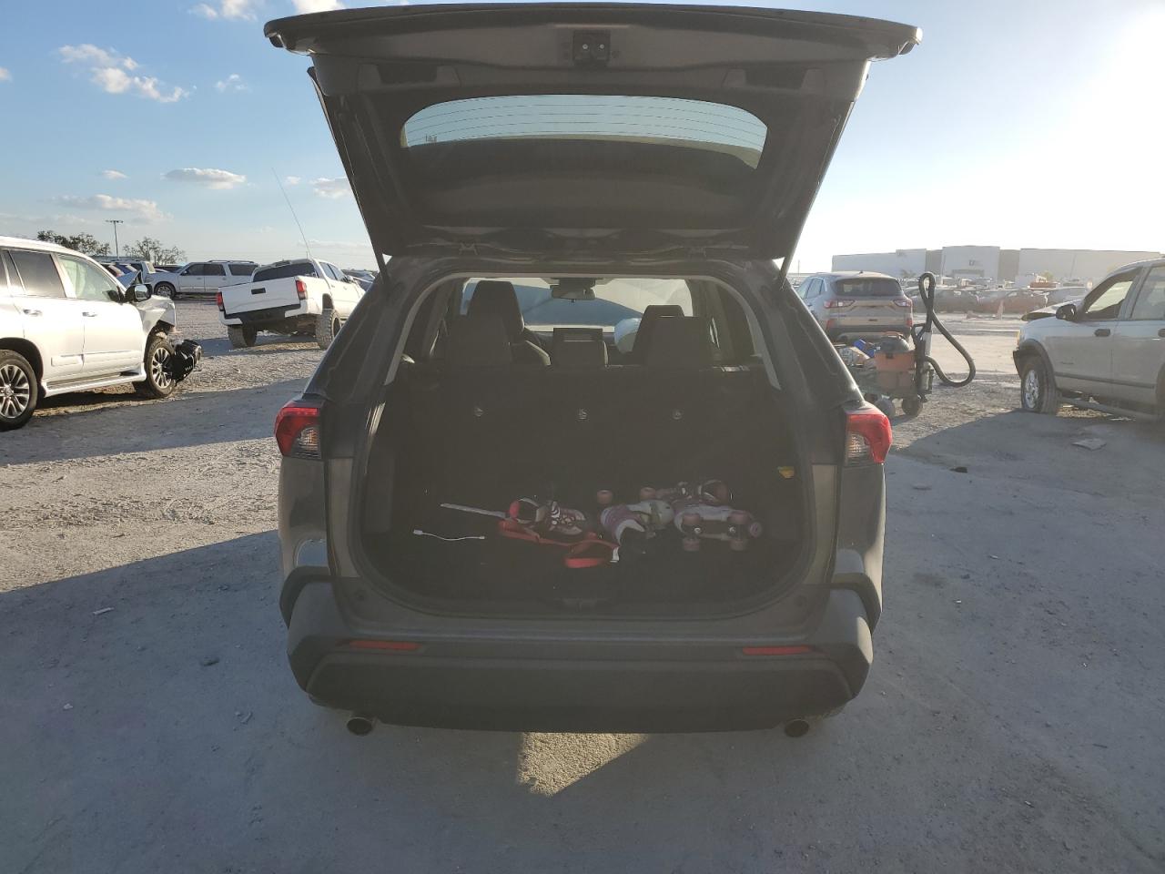 2021 Toyota RAV 4 VIN 2T3H1RFV2MC109800 Copart auction photo, front end damage thumbnail 6