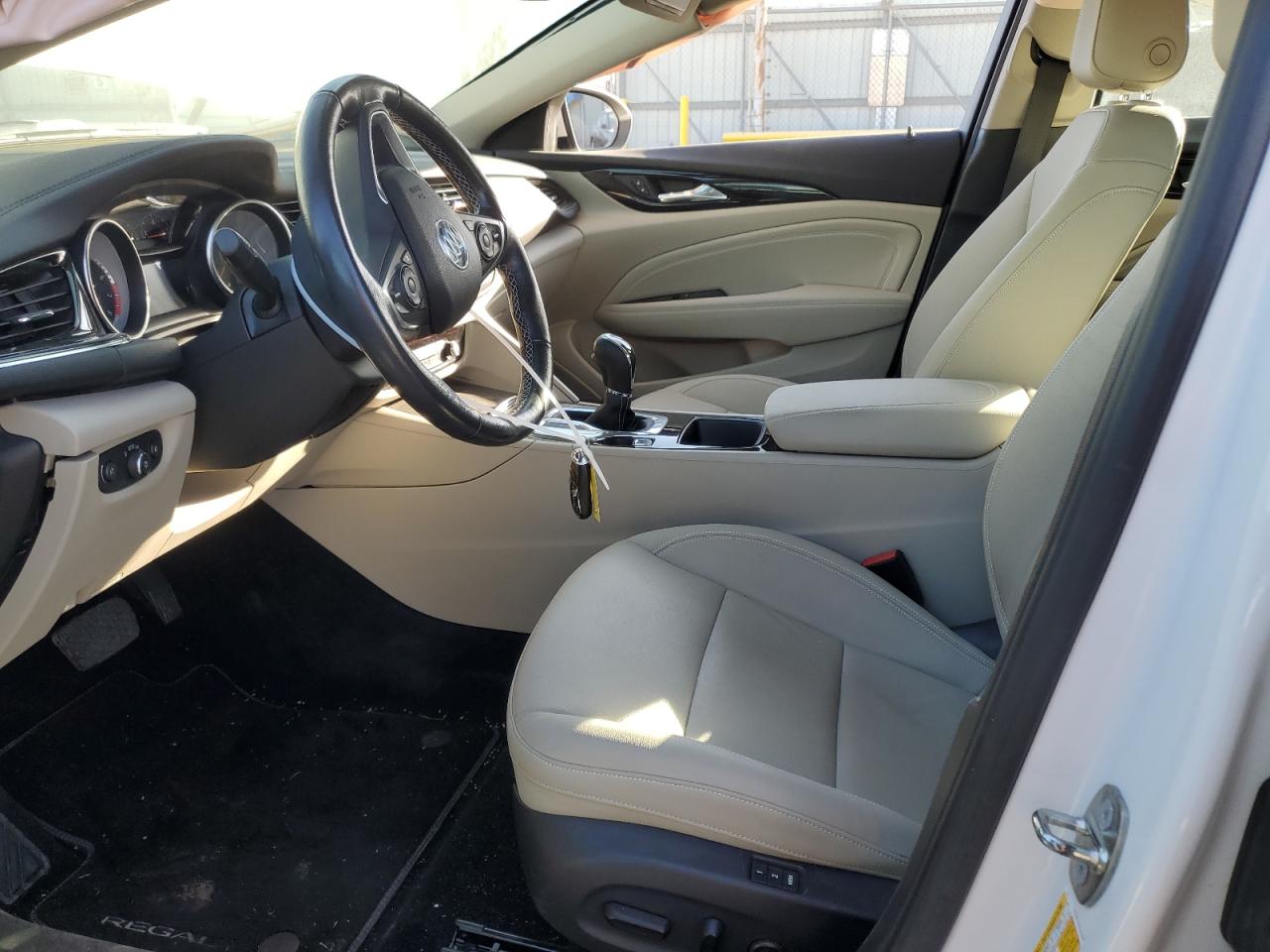 2018 Buick Regal VIN W04GP6SXXJ1061028 Copart auction photo, side / minor dent/scratches damage thumbnail 7