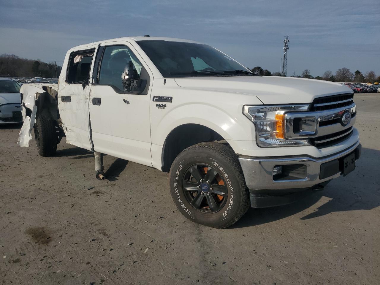 2018 Ford F-150 VIN 1FTEW1E54JFC56400 Copart auction photo, side / minor dent/scratches damage thumbnail 4