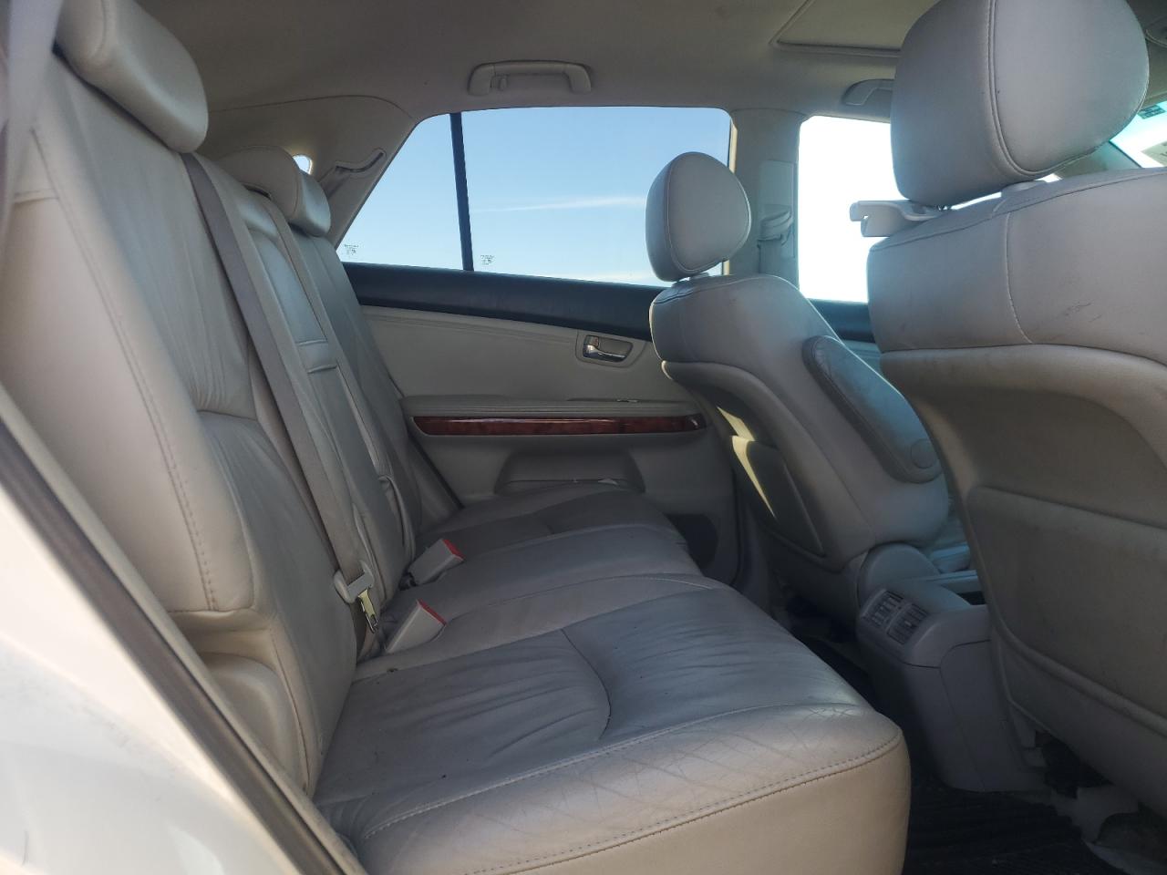 2005 Lexus RX VIN 2T2HA31U85C085424 Copart auction photo, minor dent/scratches damage thumbnail 11