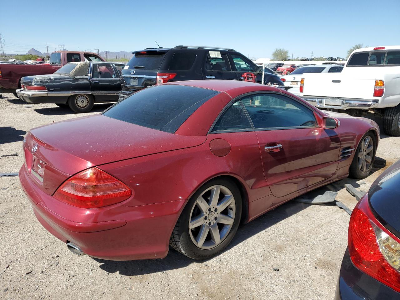 2004 Mercedes-Benz SL-klasse VIN WDBSK75F94F071014 Copart auction photo, minor dent/scratches damage thumbnail 3