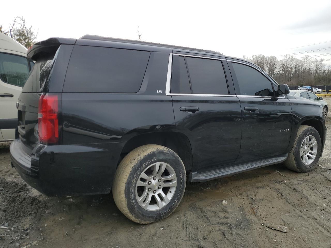 2016 Chevrolet Tahoe VIN 1GNSKAKC5GR286165 Copart auction photo, minor dent/scratches damage thumbnail 3