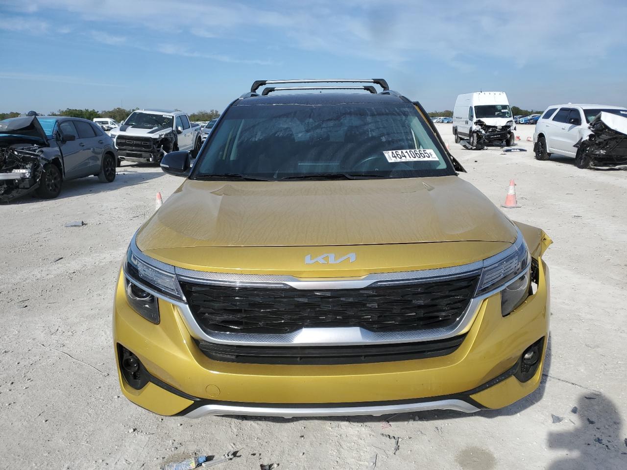 2023 KIA Seltos VIN KNDEU2AA0P7394288 Copart auction photo, side / front end damage thumbnail 5