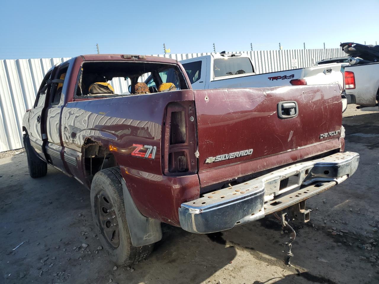 1999 Chevrolet Silverado VIN 1GCEK19T5XE143297 Copart auction photo, burn damage thumbnail 2
