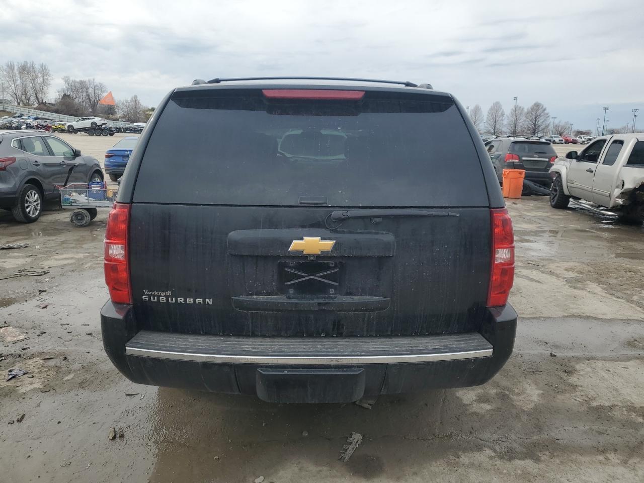 2013 Chevrolet Suburban VIN 1GNSKKE75DR118588 Copart auction photo, side damage thumbnail 6