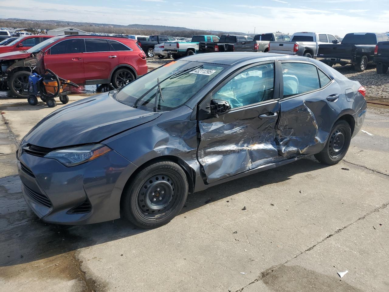 2018 Toyota Corolla VIN 5YFBURHE5JP805338