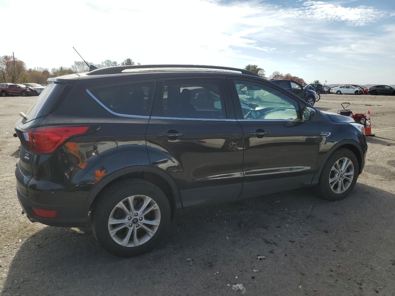 2019 Ford Escape VIN 1FMCU9HD7KUC44006 Copart auction photo, front end damage thumbnail 3