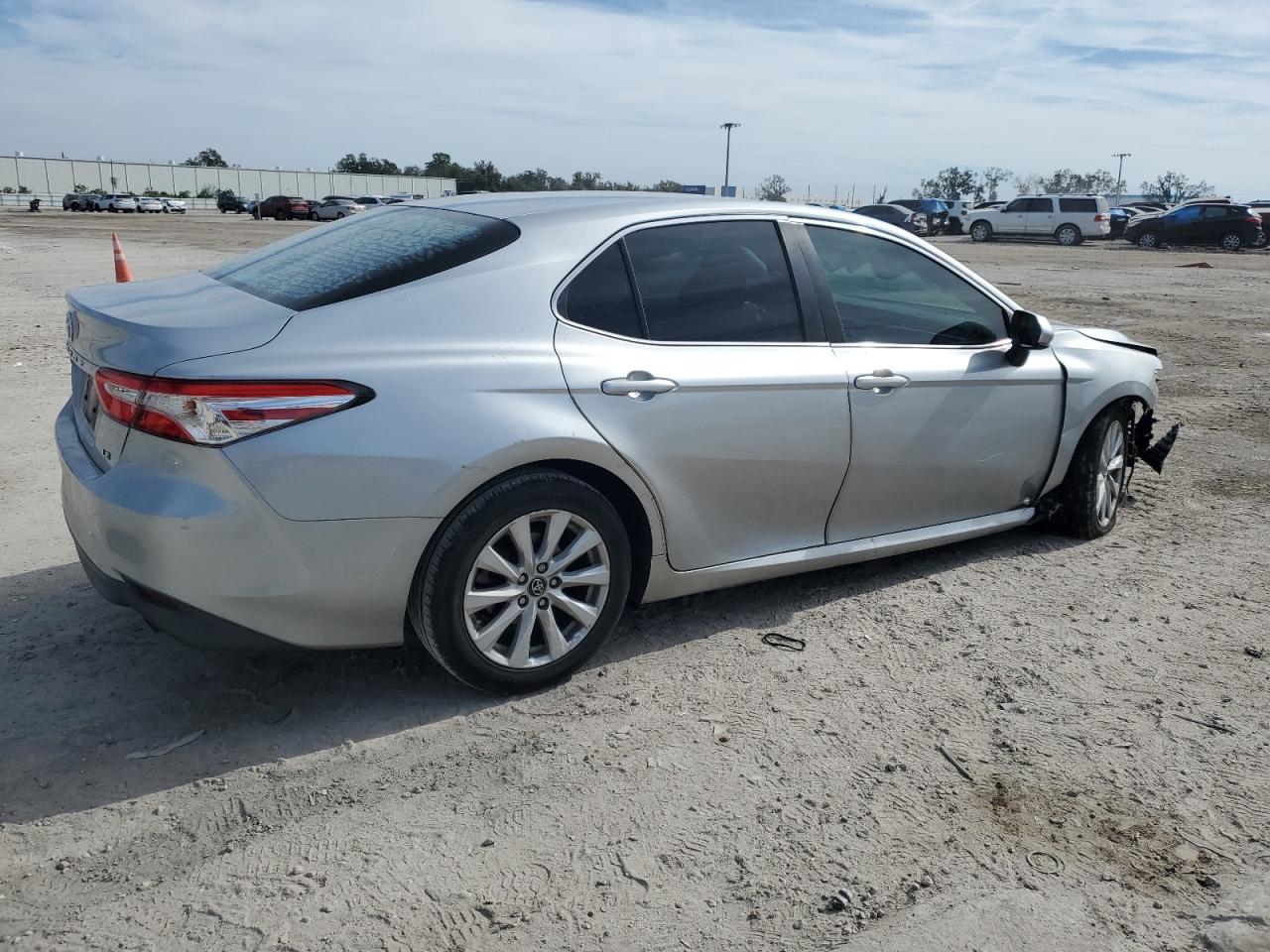 2018 Toyota Camry VIN 4T1B11HK4JU632314 Copart auction photo, front end damage thumbnail 3