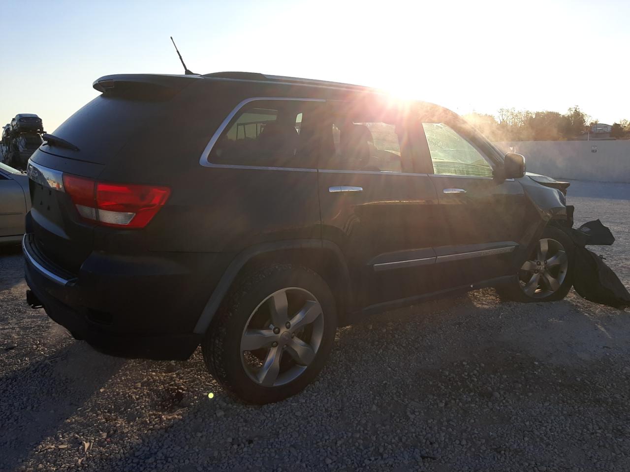 2011 Jeep Grand Cherokee VIN 1J4RR5GTXBC624796 Copart auction photo, front end damage thumbnail 3