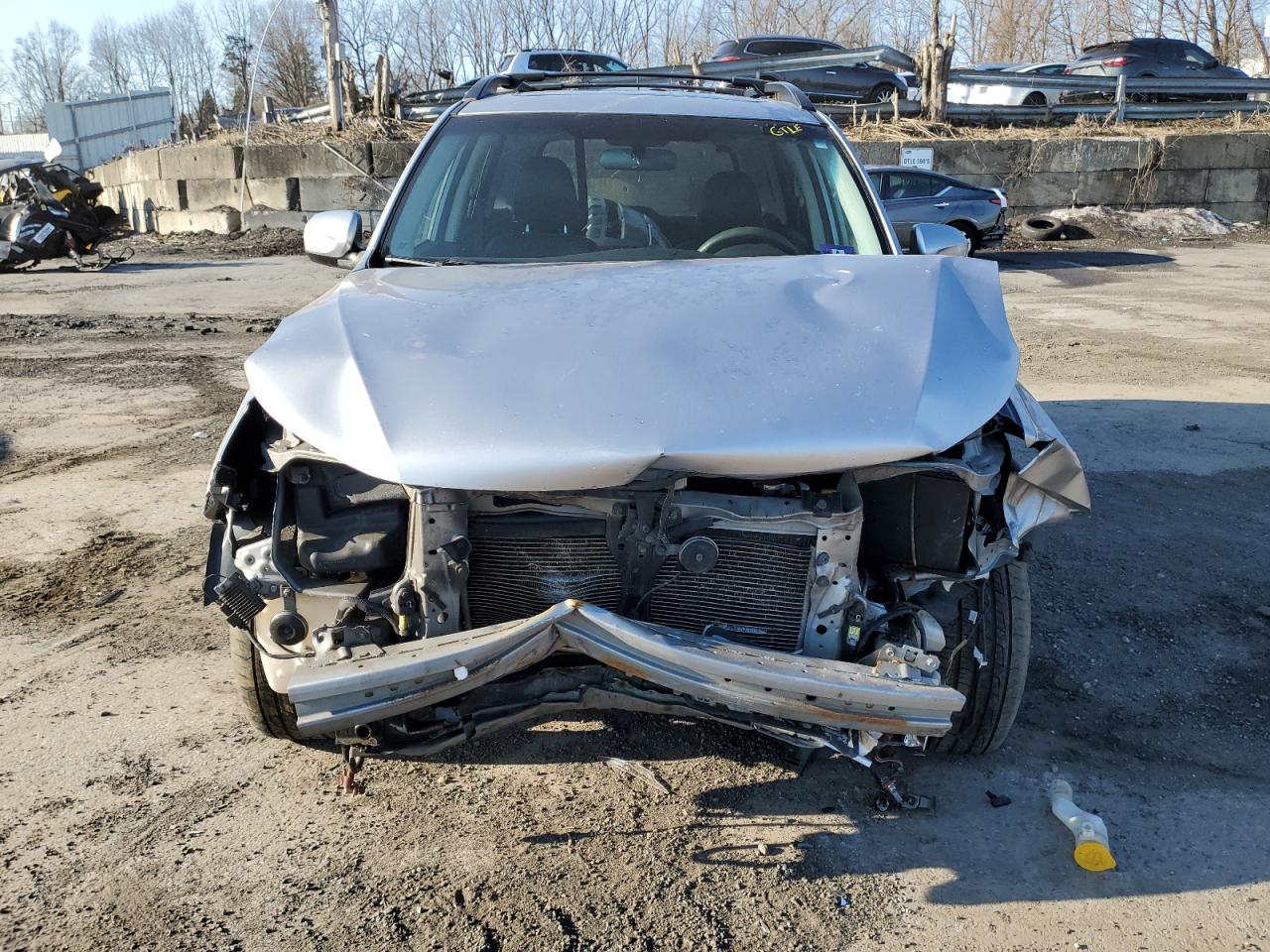 2013 Subaru Forester VIN JF2SHADC0DH431863 Copart auction photo, front end / minor dent/scratches damage thumbnail 5