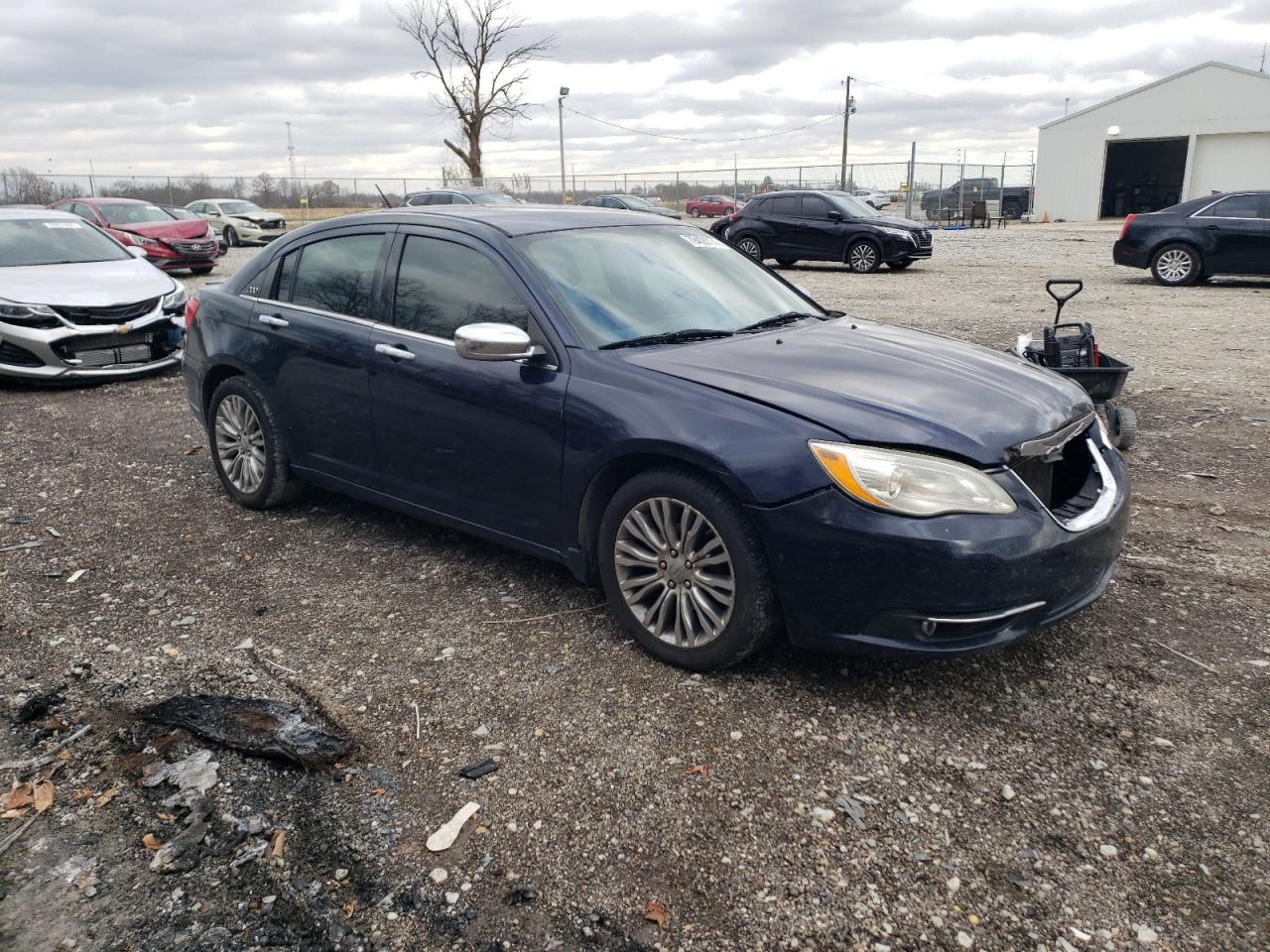 2013 Chrysler 200 VIN 1C3CCBCG1DN539670 Copart auction photo, front end / minor dent/scratches damage thumbnail 4