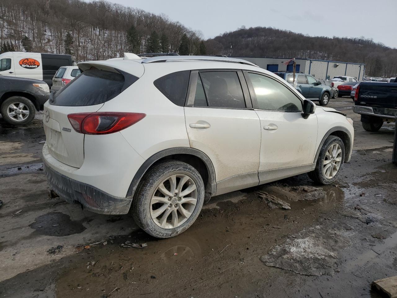 2014 Mazda CX-5 VIN JM3KE4DY2E0351511 Copart auction photo, front end / side damage thumbnail 3