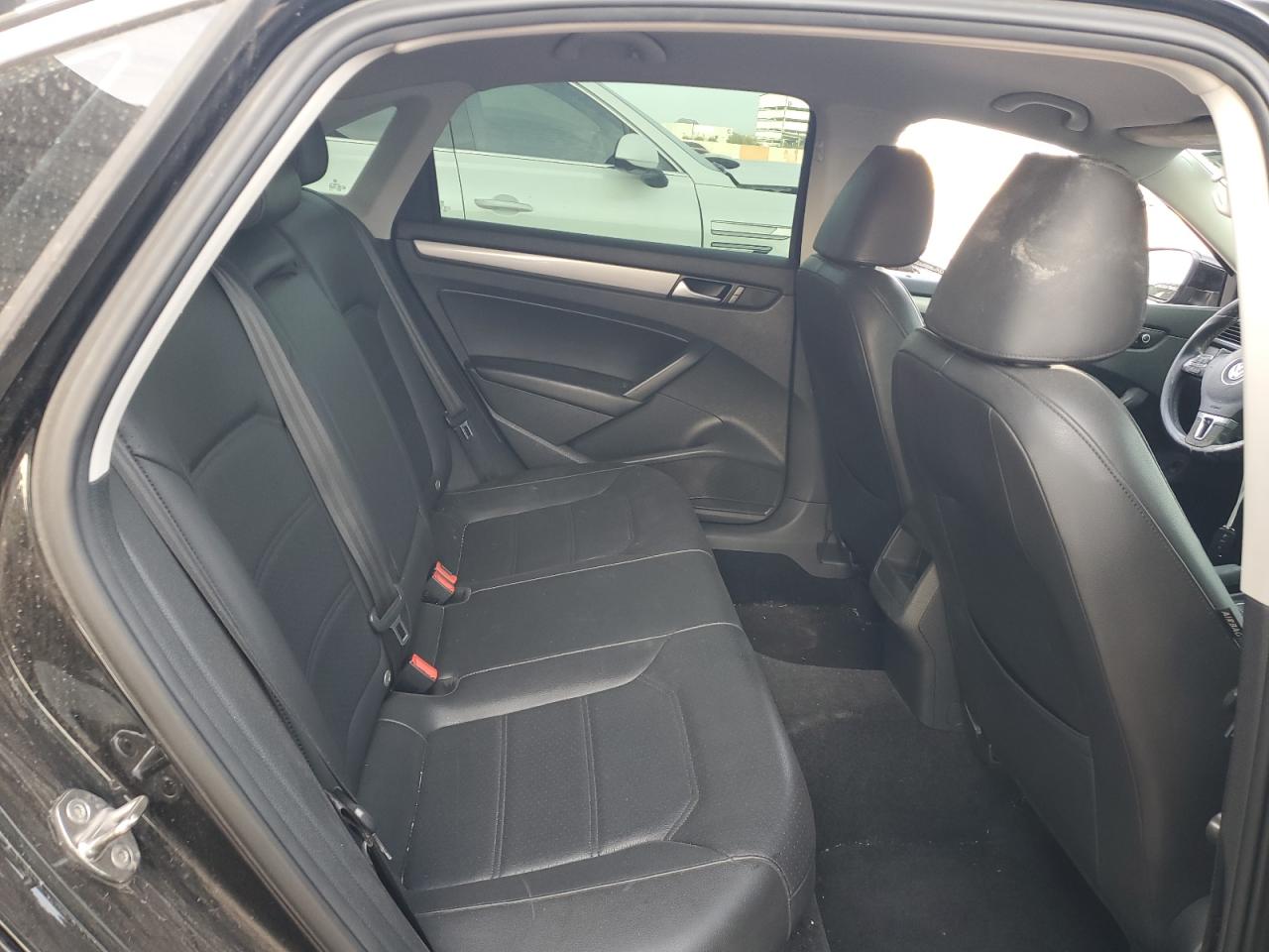 2015 Volkswagen Passat VIN 1VWAT7A34FC098032 Copart auction photo, rear end damage thumbnail 10
