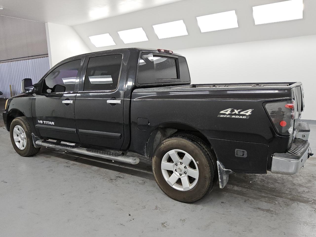 2005 Nissan Titan VIN 1N6AA07B25N562871 Copart auction photo, normal wear / minor dent/scratches damage thumbnail 2