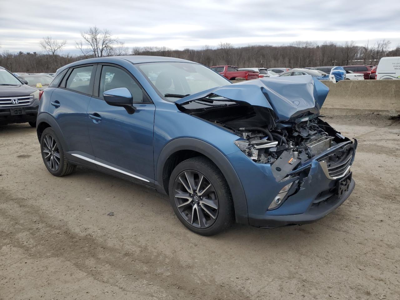 2018 Mazda CX-3 VIN JM1DKFD72J0310660 Copart auction photo, front end / minor dent/scratches damage thumbnail 4
