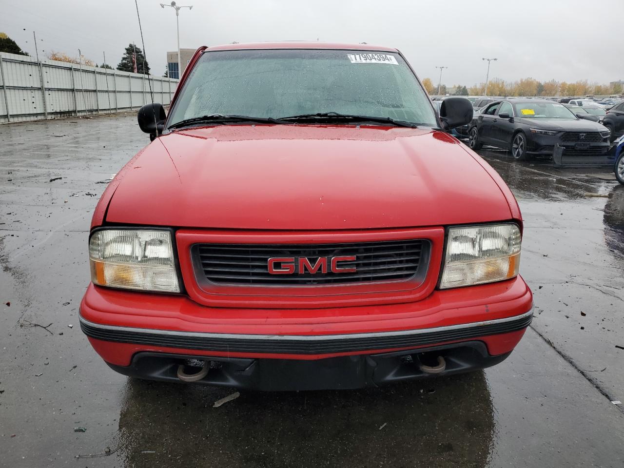1998 GMC Jimmy VIN 1GKDT13W1W2508350 Copart auction photo, side damage thumbnail 5