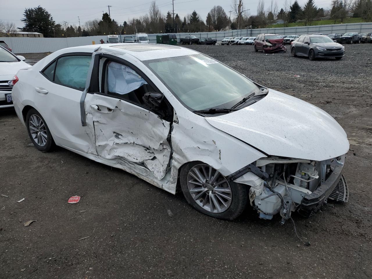 2015 Toyota Corolla VIN 2T1BURHE1FC275764 Copart auction photo, front end / side damage thumbnail 4