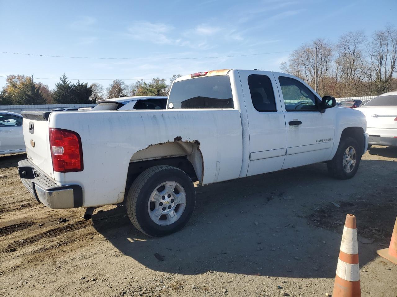 2007 Chevrolet Silverado VIN 2GCEC19C871617497 Copart auction photo, normal wear damage thumbnail 3