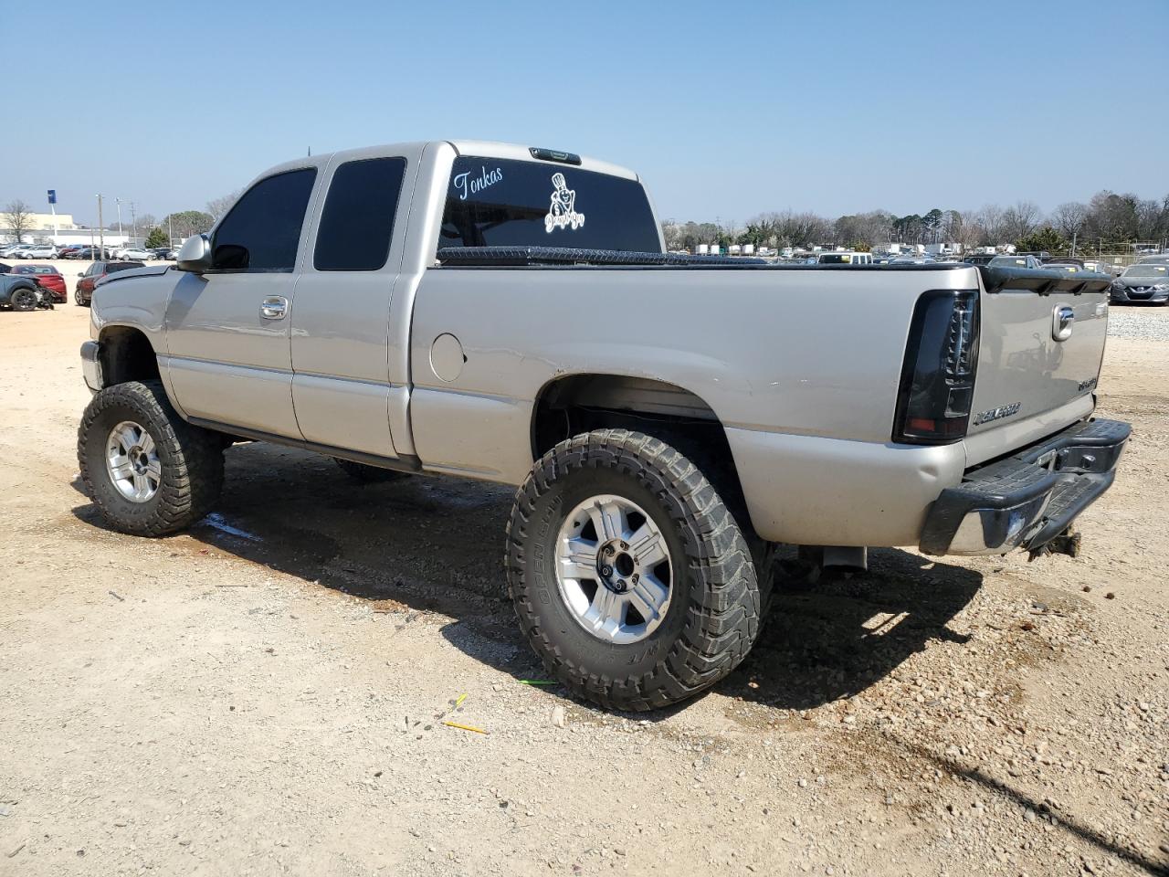 2005 Chevrolet Silverado VIN 1GCEK19B35E152455 Copart auction photo, side / rear end damage thumbnail 2