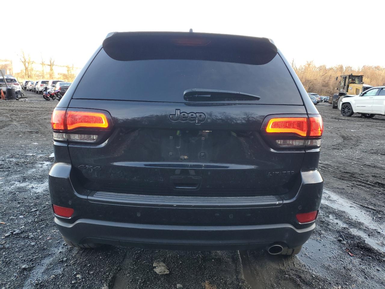 2018 Jeep Grand Cherokee VIN 1C4RJFBG9JC299585 Copart auction photo, side / minor dent/scratches damage thumbnail 6