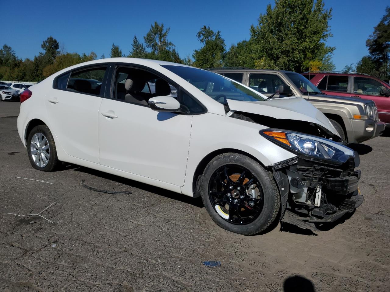 2015 KIA Forte VIN KNAFX4A67F5421514 Copart auction photo, front end damage thumbnail 4